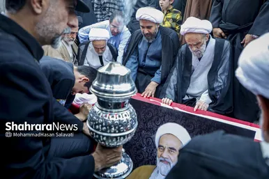 گزارش تصویری | تشییع پیکر مرحوم حجت الاسلام والمسلمین الهى خراسانى در حرم مطهر رضوی