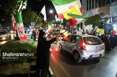 گزارش تصویری | پنجاه‌ودومین موج از حضور حماسی شبانه مردم مشهد در خیابان‌ها