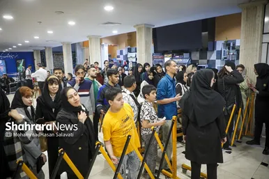 گزارش تصویری | اکران مردمی فیلم «مجنون» با حضور عوامل در مشهد