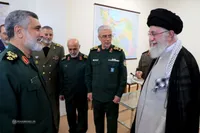 فرمانده کل سپاه، دریافت نشان «فتح» سردار حاجی‌زاده را تبریک گفت
