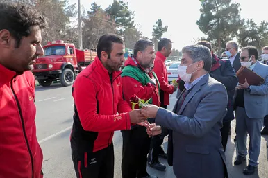 بازگشت آتش‌نشانان اعزامی از کنارک