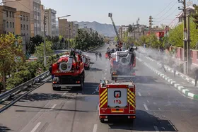 ضدعفونی معابر مشهد با مشارکت ۱۰۰۰ آتش&zwnj;نشان داوطلب