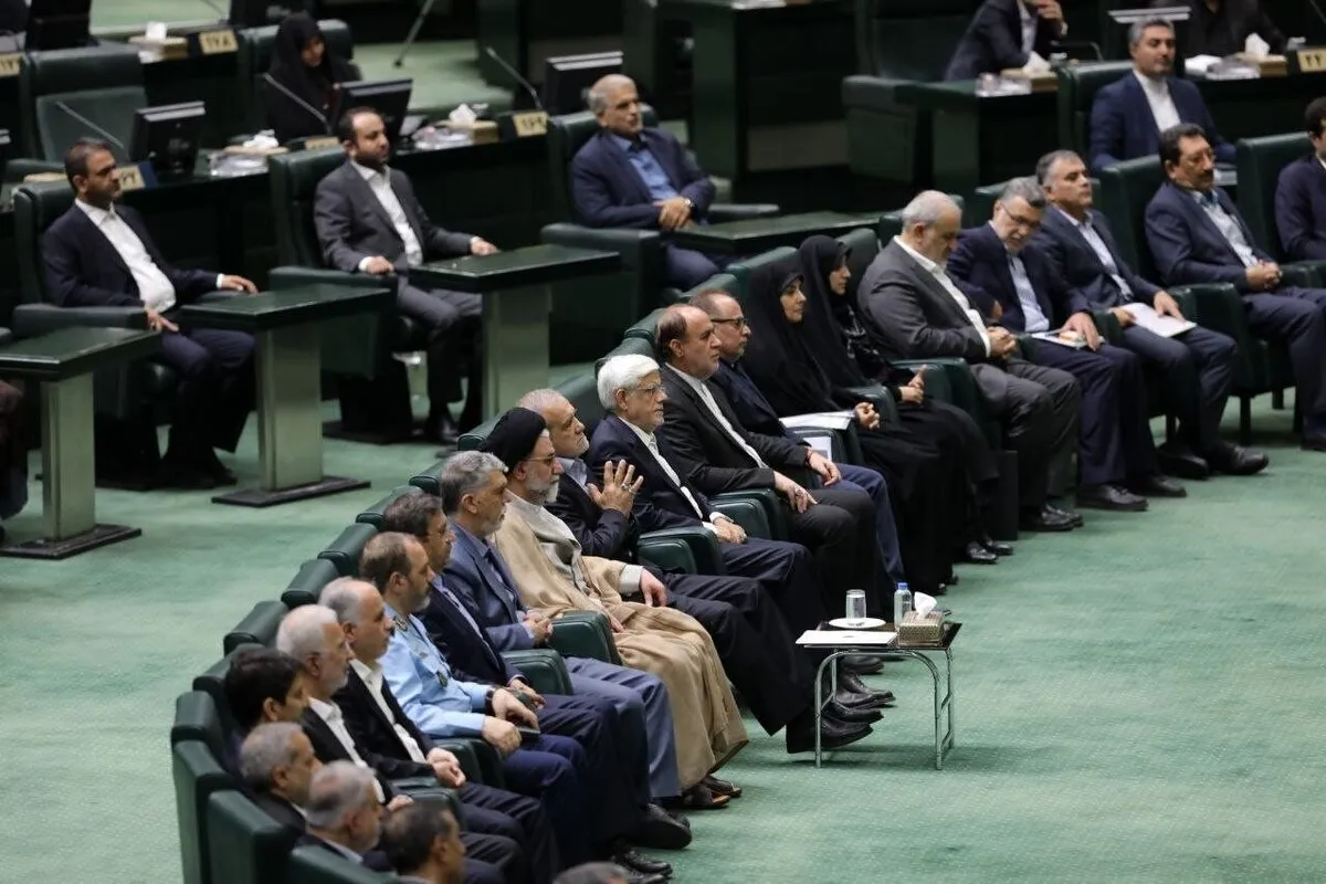 نمایندگان موافق با برنامه های پیشنهادی و وزرای دولت چهاردهم چه گفتند؟
