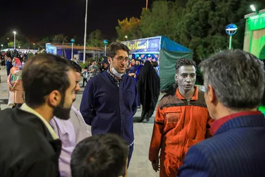بازدید مدیر کل ارشاد از نمایشگاه قرآن در بوستان های شهر