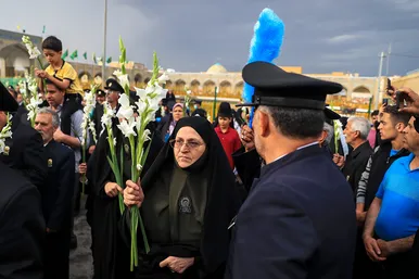 گلباران حرم مطهر رضوی در شب میلاد امام رضا(ع)