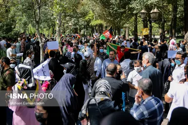 تجمع افغانستانی‌های مقیم تهران و مشهد در مقابل کنسولگری پاکستان