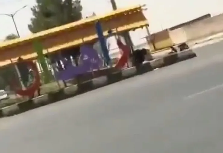 نجات یک کودک از غرق شدن توسط دو پلیس راهور در زاهدان + فیلم