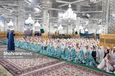 گزارش تصویری | جشن تکلیف دانش آموزان دختر مدارس غیر دولتی در حرم مطهر رضوی
