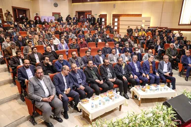  مراسم رونمایی از اتمام فرآیند تعمیر اساسی ۱۱ دستگاه واگن خط یک قطار شهری مشهد