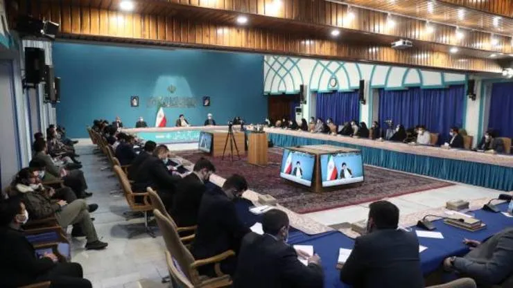 رئیس جمهور: ارز ۴۲۰۰ تومانی باید تا حصول اطمینان از اینکه مشکلی پیش نمی‌آید، ادامه پیدا کند