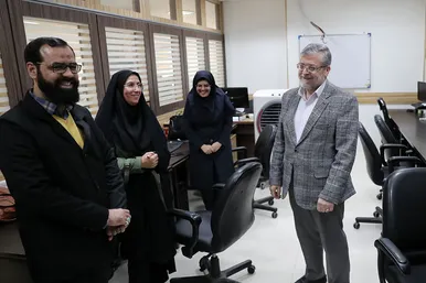 بازدید شهردار مشهد از روزنامه شهرآرا