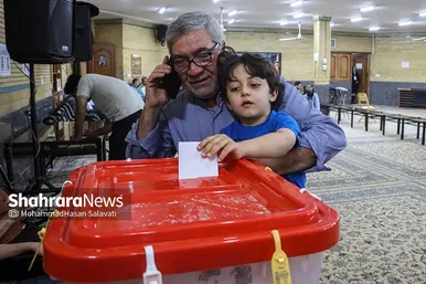عکس‌هایی از مرحله دوم انتخابات چهاردهمین دوره ریاست‌جمهوری در مشهد (۶)