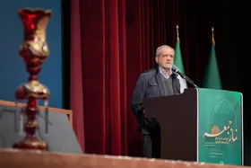 رئیس جمهور: مقابله با راهبردهای دشمن نیازمند وحدت، تعامل با همسایگان و تکیه برمردم است