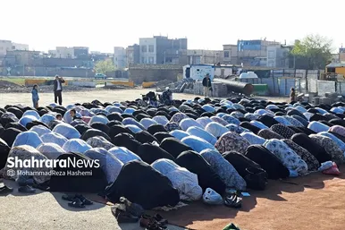 گزارش تصویری | نماز عید سعید فطر مهاجران افغانستانی در محله گلشهر مشهد