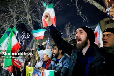 گزارش تصویری | مردم انقلابی در آخرین چهارشنبه سال ۱۴۰۴ در خیابان احمدآباد مشهد