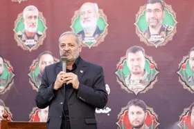 وزیر آموزش و پرورش در مزار گلزار شهدای بهشت رضا مشهد: تکریم خانواده&zwnj;های شهدا یک وظیفه ملی و انقلابی است