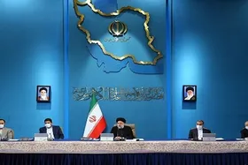 رئیس جمهور: دشمن با ایجاد مانع به دنبال سخت&zwnj;تر کردن مسیر است | هیچ واحد تولیدی نباید تعطیل و با اخلال مواجه شود