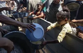 ۲ میلیون و ۳۰۰ هزار نفر در غزه بدون نان هستند