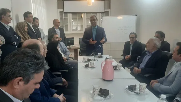 احزاب احزاب
