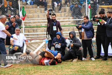 مسابقات کشتی با چوخه اسفراین