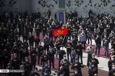 عزاداری و نماز ظهر عاشورا میدان امام حسین(ع) تهران