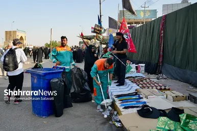 عکس | خدمت رسانی پاکبانان مشهدی به زائران اربعین در نجف اشرف