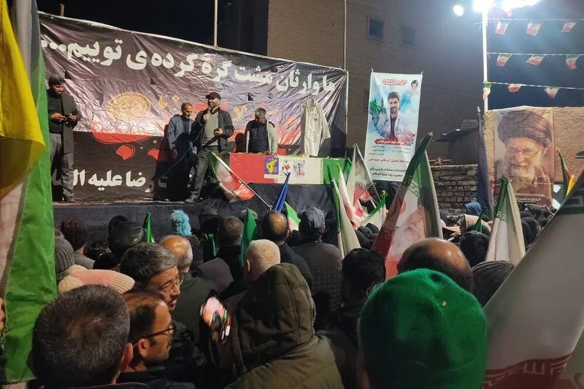 مراسم وداع با پیکر مطهر پرستار شهید «حسین عشقی» در مشهد برگزار شد | آیت‌الله علم‌الهدی: شهید «حسین عشقی» از همان اول در خط شهادت بوده است + فیلم