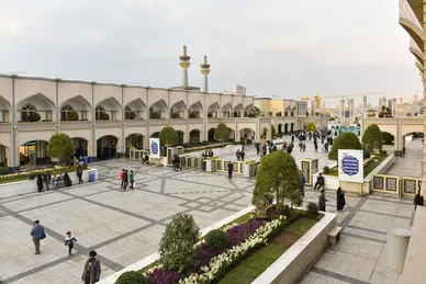 گل‌آرایی حرم مطهر رضوی در آستانه عید نوروز