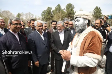 گزارش تصویری | بازدید استاندار خراسان رضوی و شهردار مشهد از چند بوستان سطح شهر و آرامگاه فردوسی در روز طبیعت