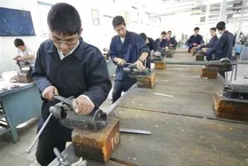 اجرای موفق طرح &laquo;هنرستان&zwnj;های جوار صنعت&raquo; در بیش از ۴۰ هنرستان کشور | جمعیت دختران دانش&zwnj;آموز دوره متوسطه بیشتر از پسران شد&nbsp;