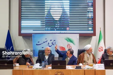 حضور مسئولان استان خراسان‌رضوی پای صندوق‌های رای