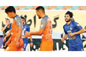 استقلال استرا راه افتاد