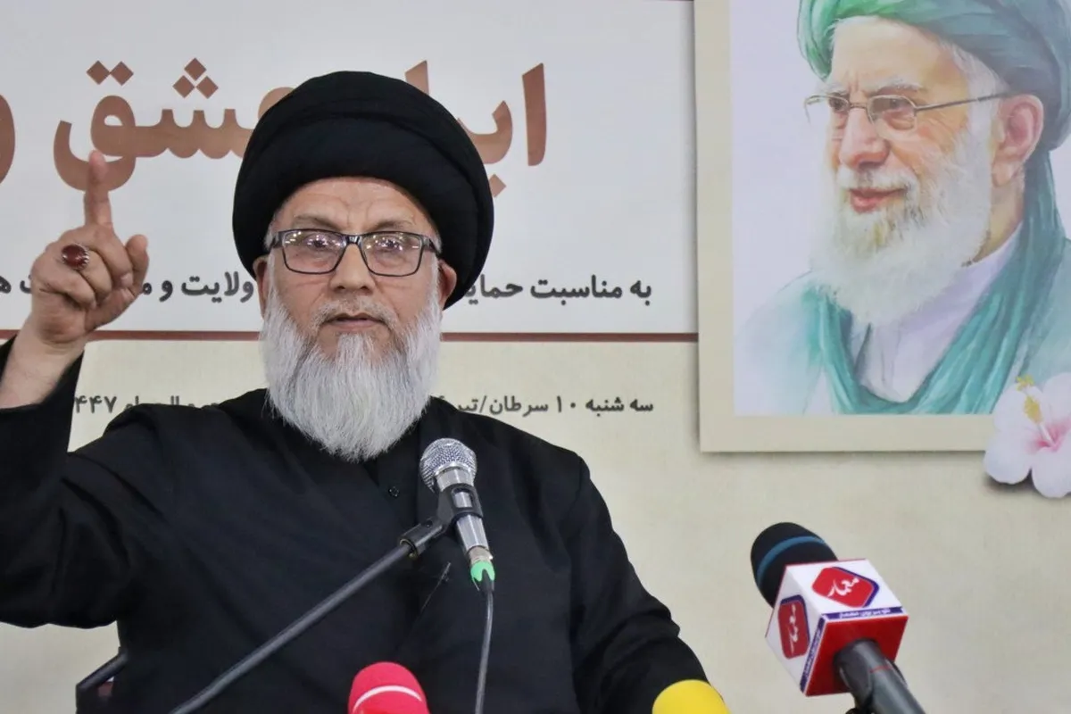 حسینی مزاری: دفاع از رهبر انقلاب اسلامی یک وظیفه شرعی و سیاسی است
