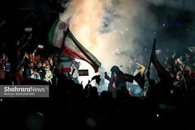 شادی مردم مشهد بعد از برد تیم ملی ایران ۲