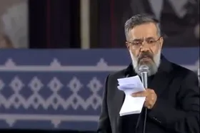 ویدئو | روضه و نوحه&zwnj;خوانی محمود کریمی در مراسم وداع با پیکر شهید رهبر انقلاب در مصلی تهران