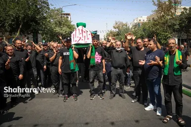 سوگواری دسته های عزاداری در خیابان های منتهی به حرم مطهر رضوی در دهه آخر صفر
