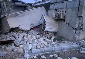 نیروی دریایی سپاه به کمک زلزله&zwnj;زدگان هرمزگان رفت