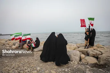گزارش تصویری | زنجیره ۵ کیلومتری جان‌فدایان ایران در سواحل بندرعباس