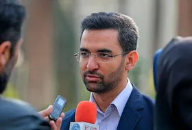 آذری جهرمی: به هیچ وجه اجازه گران شدن اینترنت را نمی&zwnj;دهیم + فیلم