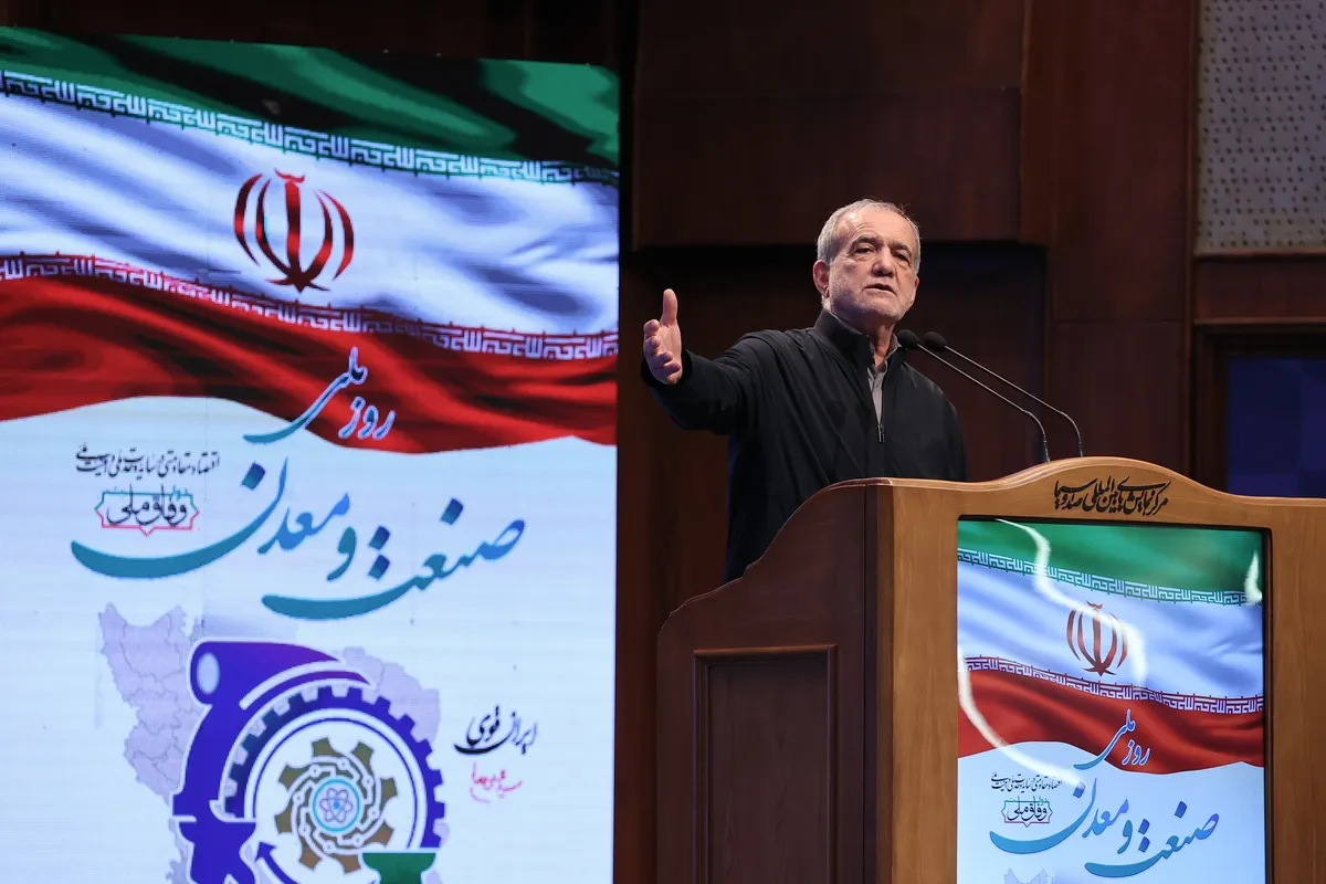 رئیس جمهور: دولت متعهد به رفع موانع تولید و حمایت از صنعتگران است