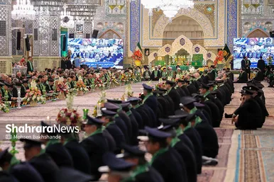 تعویض پرچم گنبد و پوش ضریح امام رضا(ع)