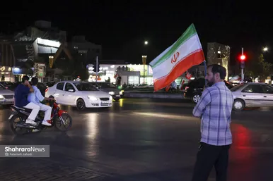 گزارش تصویری | دویست‌وهشتمین شب حماسه حضور مردم مشهد در سنگر خیابان (۲ مهر ۱۴۰۵)
