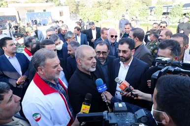 آیین رونمایی از 30 دستگاه میدل باس