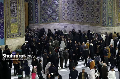 حال و هوای حرم مطهر رضوی در شب نیمه شعبان