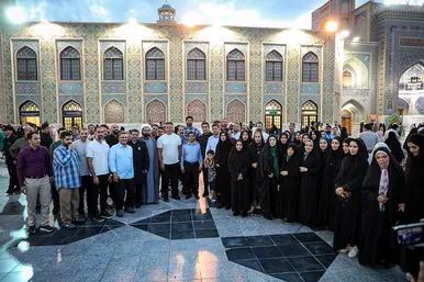 عرض ارادت قهرمانان ورزش ایران در بارگاه منور رضوی