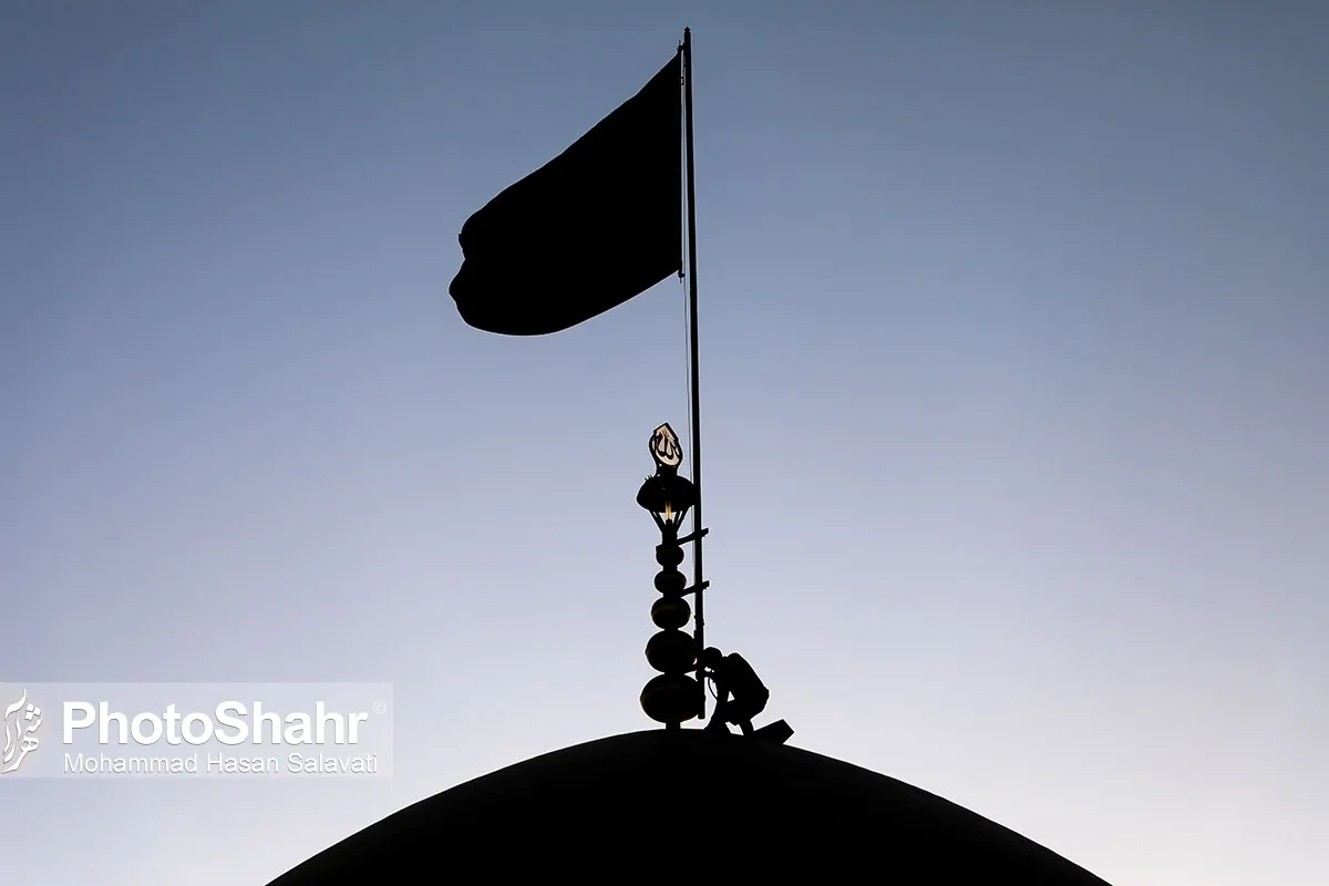 ویدئو | اهتزاز پرچم گنبد حرم مطهر رضوی در کربلای ایران