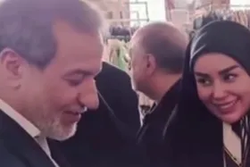 ویدئو | بازدید وزیر امور خارجه و همسر دومش آرزو احمدوند از &laquo;بازارچه خیریه انجمن بانوان دیپلماتیک&raquo;