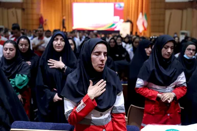  مراسم تجلیل از خادمین زائران پیاده هلال احمر