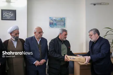 گزارش تصویری | دیدار شهردار مشهد مقدس با خانواده شهید «عیسی علیپور»