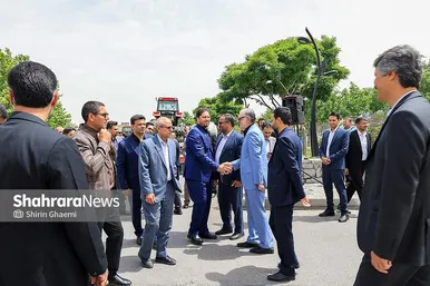 گزارش تصویری | واگذاری ۱۶ دستگاه ماشین‌آلات خدماتی شهری به شهرداری‌های خراسان رضوی